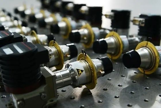 Monocular de visión térmica duradero e impermeable diseñado para entornos hostiles, seguimiento de fauna y operaciones de búsqueda y rescate militares